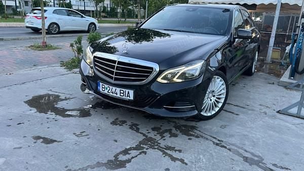 Negru Utilizat 2013 Mercedes E200 Berlinǎ | 12.000 EUR - Imagine 1/4