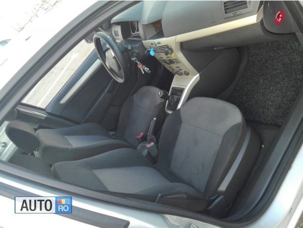 Second-hand Opel Astra 113 CP (83 kW) 2009 Gri Hatchback