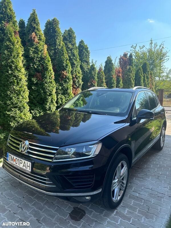 Negru Utilizat 2015 VW Touareg SUV | 17.500 EUR (Super Preț) - Imagine 1/4