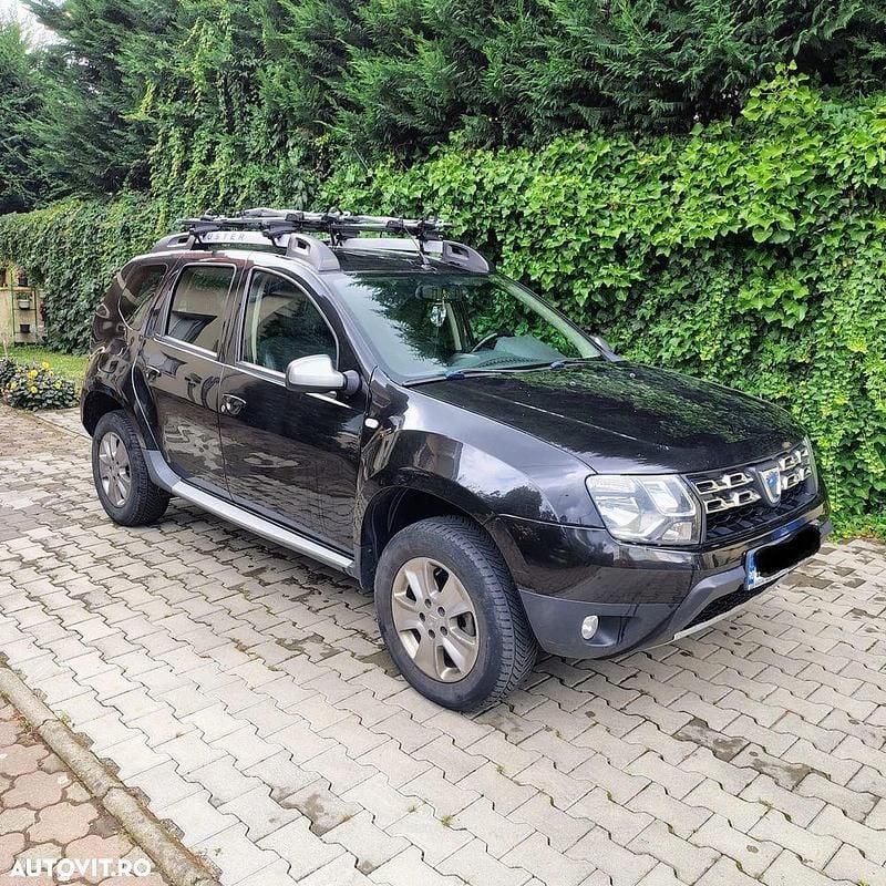 Culoarenegru Utilizat 2015 Dacia Duster Lauréate SUV | 8.850 EUR (Preț bun) - Imagine 1/4