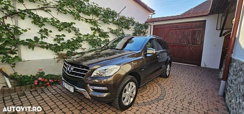 Culoaremaro Utilizat 2012 Mercedes ML350 SUV | 15.900 EUR (Preț OK) - Imagine 1/4