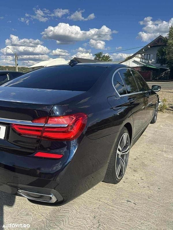 Culoarenegru Utilizat 2016 BMW 740 Berlinǎ | 25.000 EUR (Super Preț) - Imagine 1/4