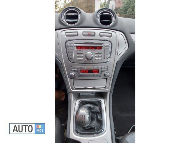 Argintiu Utilizat 2008 Ford Mondeo Hatchback | 4.900 EUR - Imagine 1/4