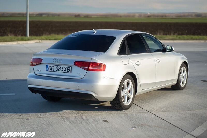 Second-hand Audi A4 143 CP (105 kW) 2012 Gri Berlinǎ