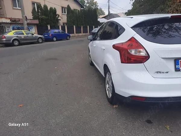 Second-hand Ford Focus 101 CP (74 kW) 2012 Alb Hatchback