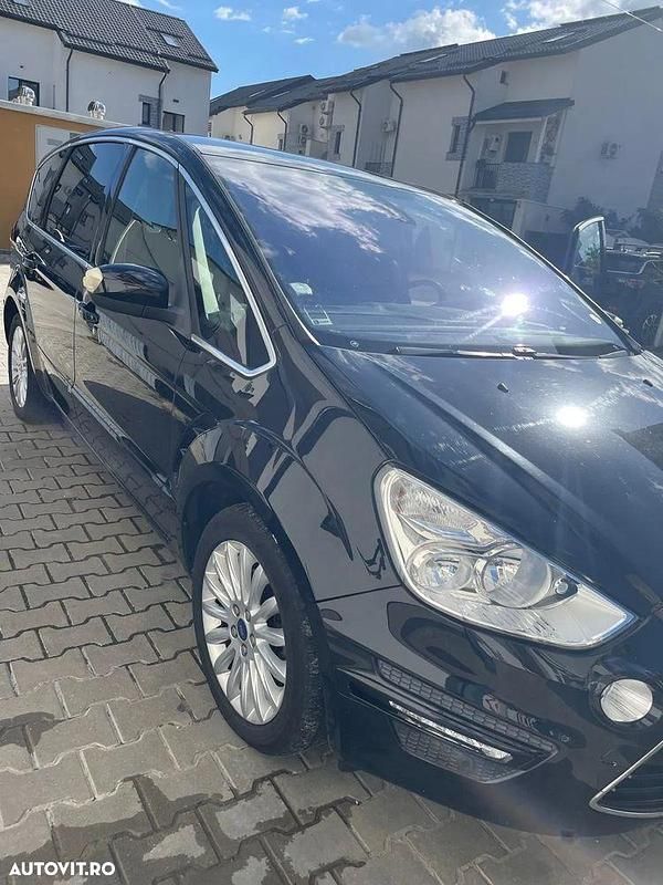 Culoarenegru Utilizat 2013 Ford S-MAX Trend Monovolum | 6.200 EUR - Imagine 1/4
