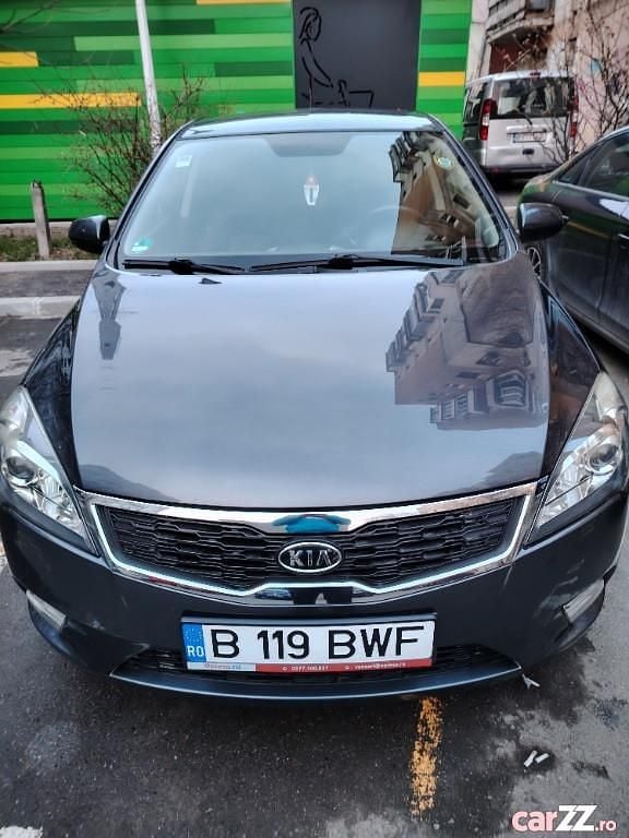 Second-hand Kia Ceed 90 CP (66 kW) 2011 Gri Hatchback