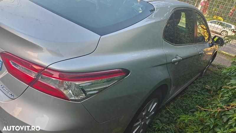 Second-hand Toyota Camry 218 CP (160 kW) 2020 Culoareargint Berlinǎ