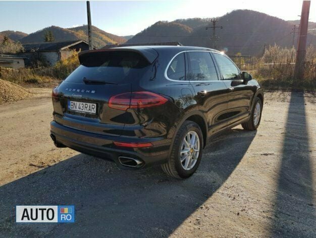 Second-hand Porsche Cayenne 262 CP (192 kW) 2015 Negru SUV