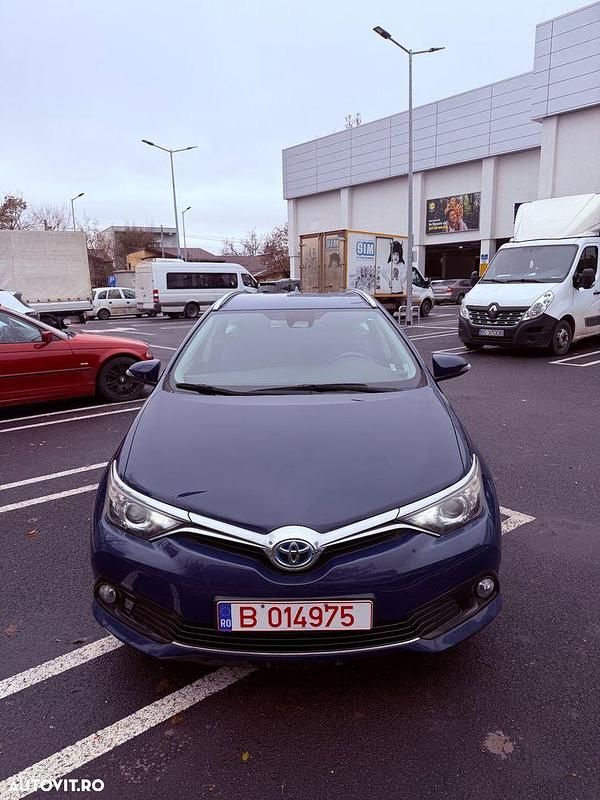 Culoarealbastru Utilizat 2018 Toyota Auris Hybrid Sol Break | 12.999 EUR (Preț bun) - Imagine 1/4