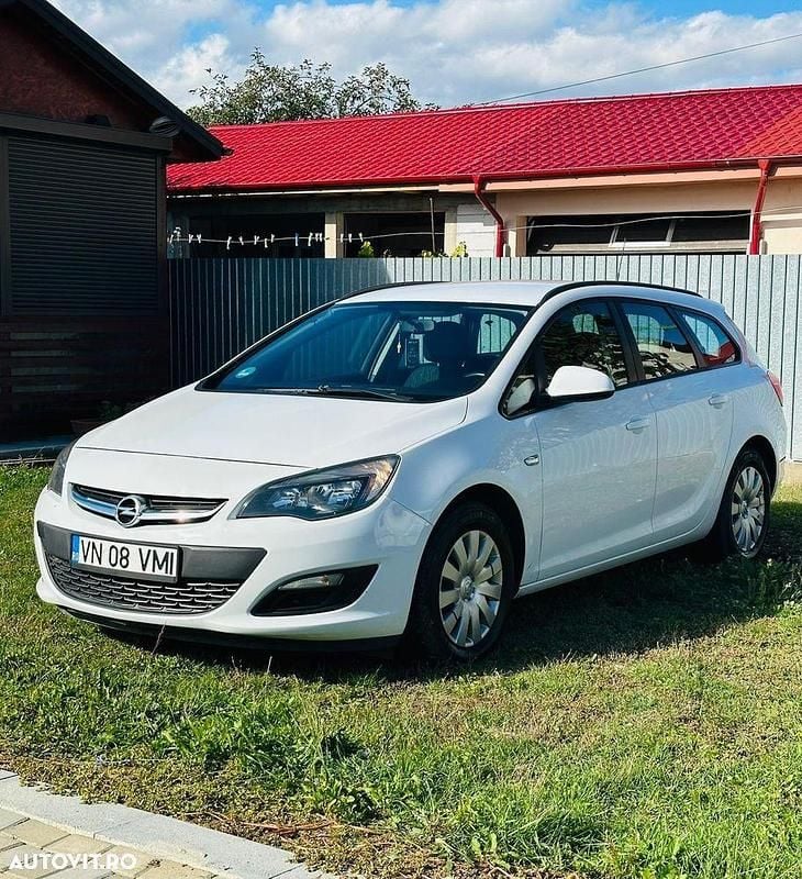 Culoarealb Utilizat 2014 Opel Astra Break | 4.200 EUR (Preț OK) - Imagine 1/4