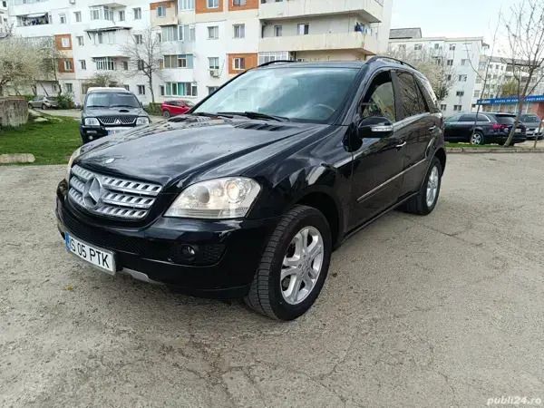 Negru Utilizat 2006 Mercedes ML320 SUV | 7.700 EUR (Scump) - Imagine 1/4