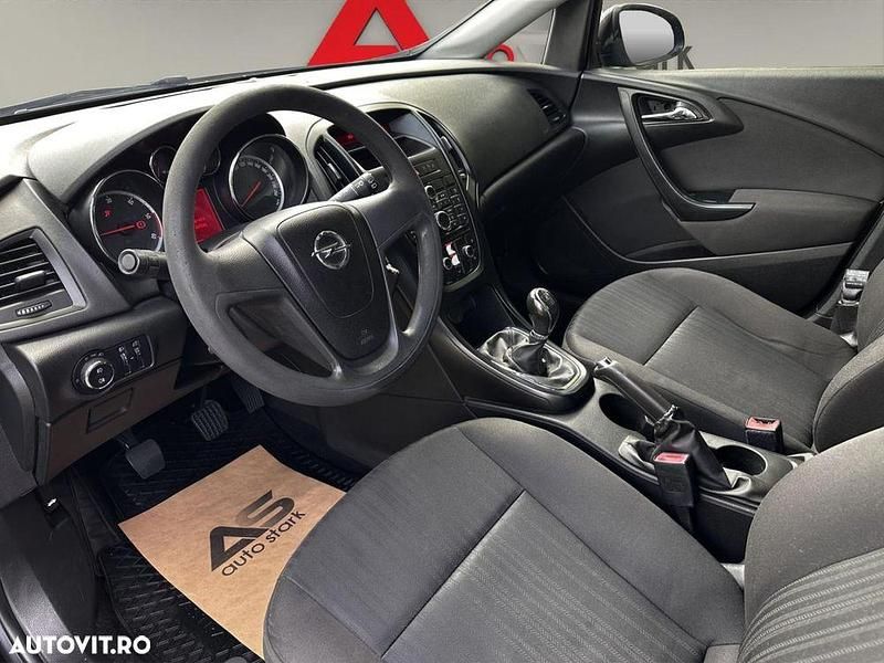 Second-hand Opel Astra Enjoy 110 CP (80 kW) 2014 Maro Hatchback