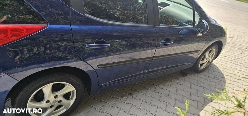 Culoarealbastru Utilizat 2011 Peugeot 207 Break | 1.300 EUR (Super Preț) - Imagine 1/4