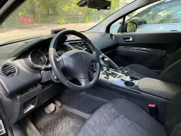 Second-hand Peugeot 3008 112 CP (82 kW) 2012 Negru Monovolum