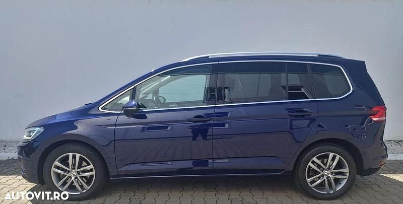 Second-hand VW Touran Highline 140 CP (102 kW) 2016 Culoarealbastru Monovolum