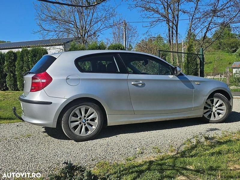 Gri Utilizat 2010 BMW 116 Sport Line Hatchback | 3.700 EUR (Preț OK) - Imagine 1/4