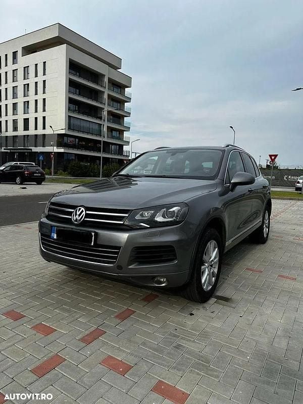 Culoaregri Utilizat 2012 VW Touareg SUV | 10.500 EUR (Super Preț) - Imagine 1/4