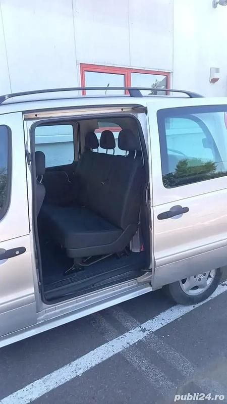 Utilizat 2003 Mercedes Vaneo Monovolum | 4.800 EUR - Imagine 1/4