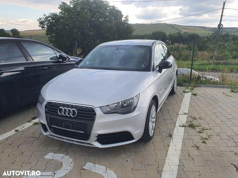 Culoareargint Utilizat 2012 Audi A1 Attraction Hatchback | 5.750 EUR (Preț bun) - Imagine 1/4