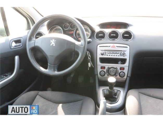 Alb Utilizat 2011 Peugeot 308 Hatchback | 2.500 EUR (Preț OK) - Imagine 1/4