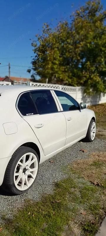 Utilizat 2010 Skoda Superb Berlinǎ | 3.500 EUR (Super Preț) - Imagine 1/4