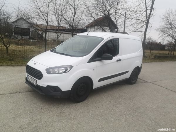 Second-hand Ford Courier 100 CP (73 kW) 2019 Alb Monovolum