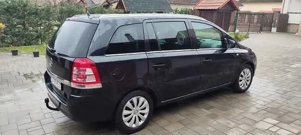 Negru Utilizat 2012 Opel Zafira Monovolum | 4.250 EUR (Preț OK) - Imagine 1/4