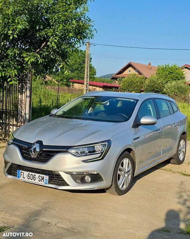 Argint Utilizat 2019 Renault Mégane GrandTour Intens Break | 9.499 EUR (Preț OK) - Imagine 1/4