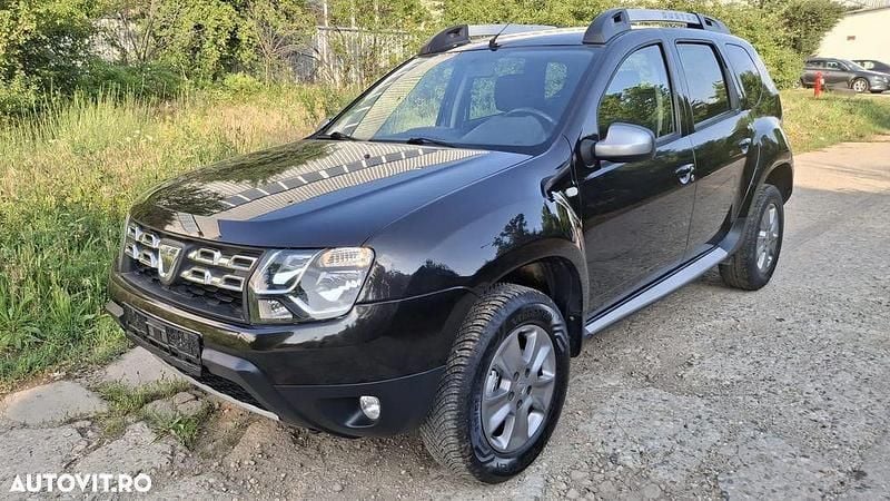 Negru Utilizat 2015 Dacia Duster Comfort SUV | 5.890 EUR (Super Preț) - Imagine 1/4