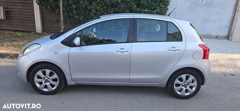 Culoareargint Utilizat 2006 Toyota Yaris | 3.350 EUR (Preț OK) - Imagine 1/4