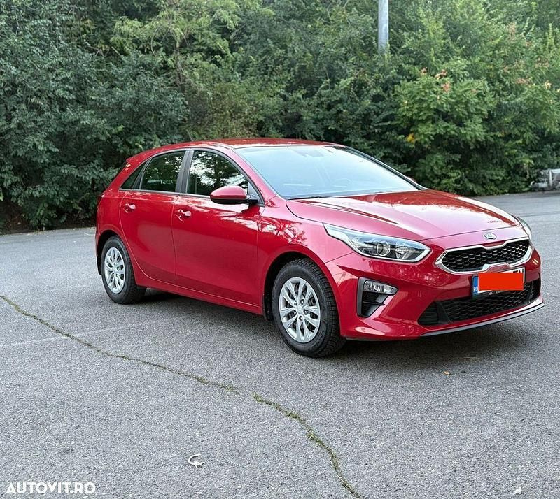 Second-hand Kia Ceed 100 CP (73 kW) 2019 Culoarerosu Hatchback