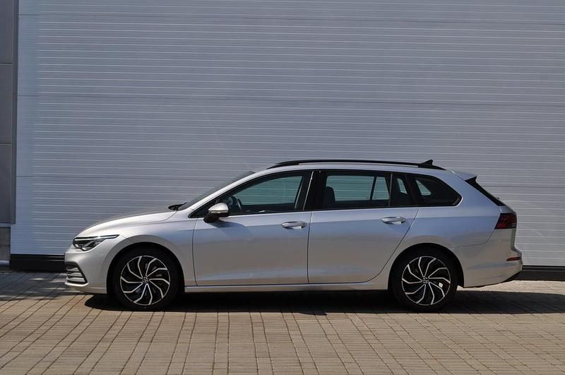 Second-hand VW Golf VII Life 150 CP (110 kW) 2021 Argintiu  metalic Break