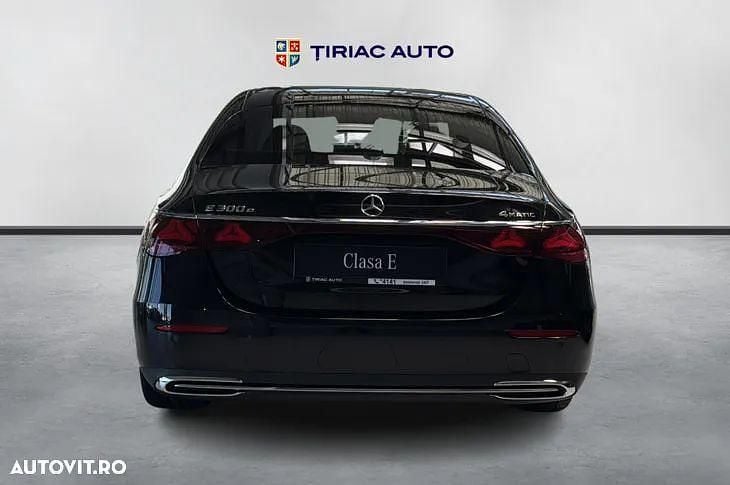 Second-hand Mercedes E200 204 CP (150 kW) 2025 Culoarenegru Berlinǎ