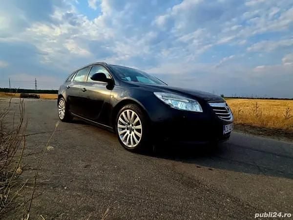 Negru Utilizat 2010 Opel Insignia Break | 2.700 EUR (Preț OK) - Imagine 1/4
