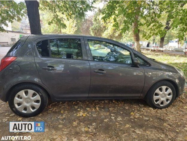 Second-hand Opel Corsa 75 CP (55 kW) 2010 Gri Berlinǎ