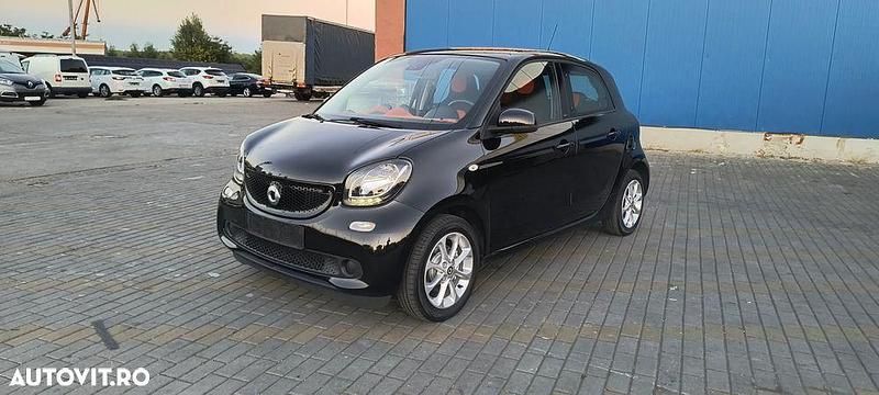 Culoarenegru Utilizat 2015 Smart ForFour Passion Hatchback | 5.600 EUR - Imagine 1/4