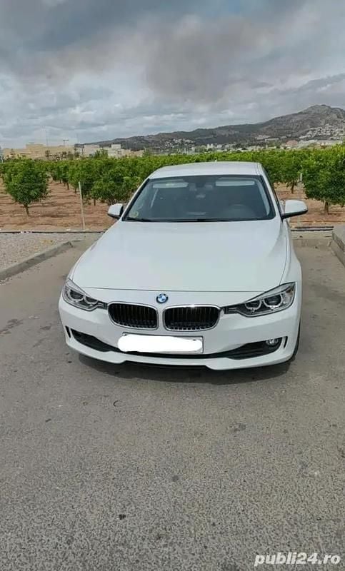 Utilizat 2015 BMW 318 Gran Turismo Berlinǎ | 7.600 EUR (Super Preț) - Imagine 1/4