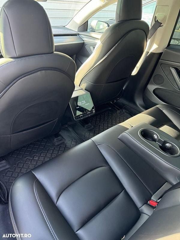 Second-hand Tesla Model 3 208 kW (283 CP) 2023 Culoaregri Berlinǎ