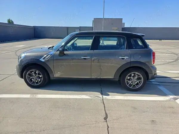 Gri Utilizat 2012 Mini Cooper S Countryman SUV | 10.950 EUR (Preț OK) - Imagine 1/4