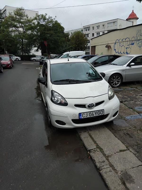 Second-hand Toyota Aygo 50 CP (36 kW) 2011 Hatchback