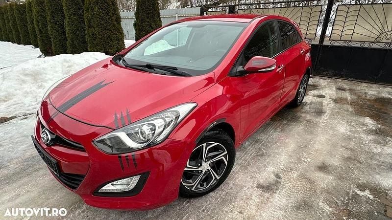 Culoarerosu Second-hand 2012 Hyundai i30 Style Hatchback | 4.999 EUR (Preț bun) - Imagine 1/4