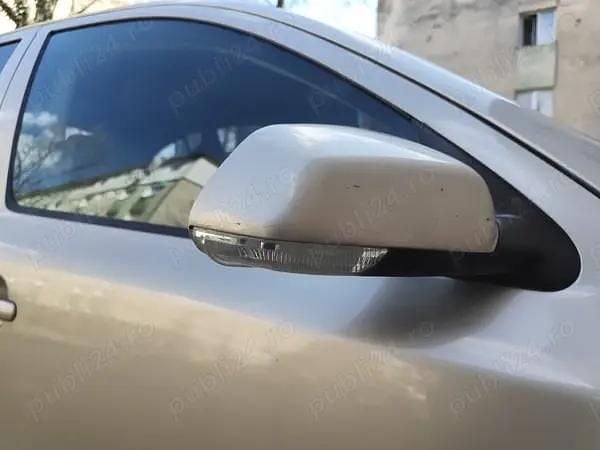 Utilizat 2005 Skoda Octavia Hatchback | 2.100 EUR (Preț bun) - Imagine 1/4