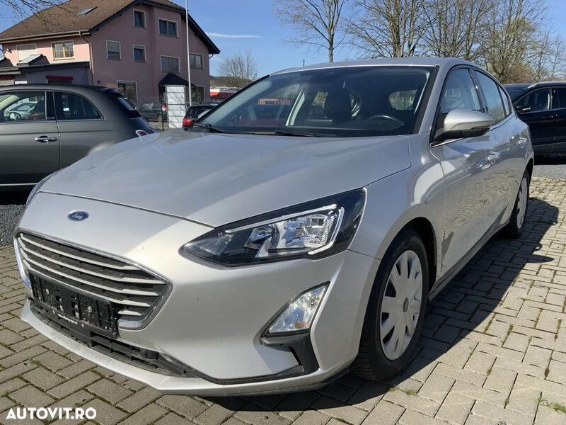Gri Utilizat 2020 Ford Focus Cool & Connect Hatchback | 7.999 EUR (Super Preț) - Imagine 1/4