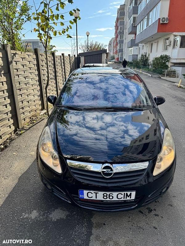 Culoarenegru Utilizat 2007 Opel Corsa | 1.800 EUR (Preț bun) - Imagine 1/4