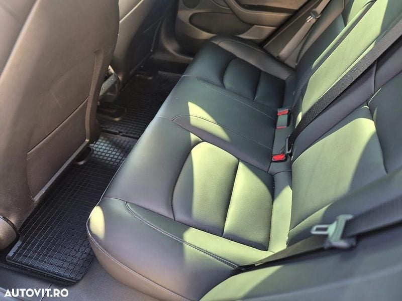 Second-hand Tesla Model 3 365 kW (497 CP) 2021 Culoarenegru Berlinǎ