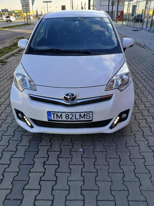 Utilizat 2012 Toyota Verso-S Monovolum | 5.200 EUR - Imagine 1/4