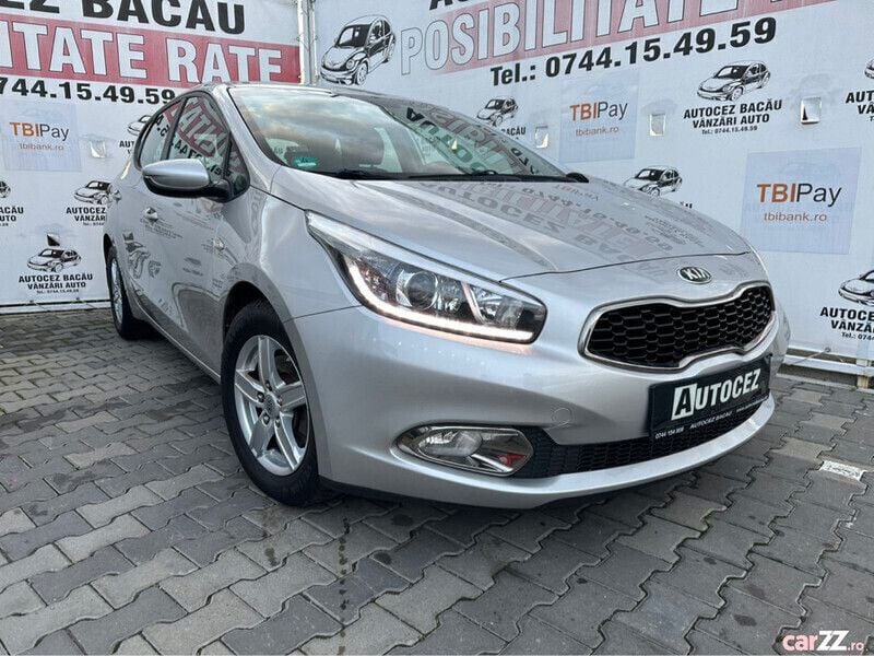 Gri Utilizat 2016 Kia Ceed 2 Hatchback | 9.550 EUR - Imagine 1/4