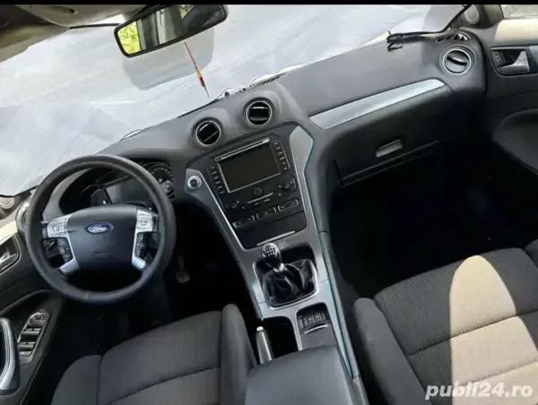 Negru Utilizat 2014 Ford Mondeo Hatchback | 4.000 EUR (Super Preț) - Imagine 1/4