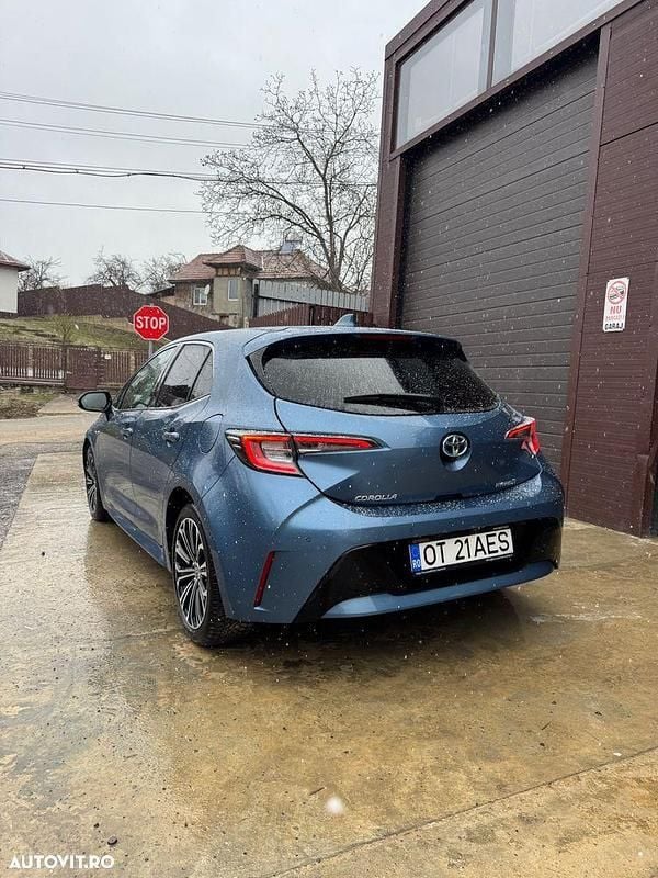 Second-hand Toyota Corolla 140 CP (102 kW) 2021 Culoarealbastru Hatchback